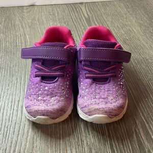 Toddler tennis shoes